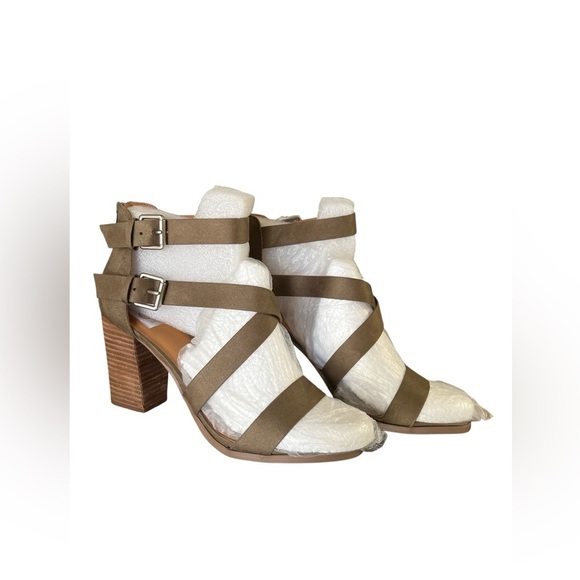 Dolce Vida strappy vegan leather block square toe heels - Picture 2 of 6